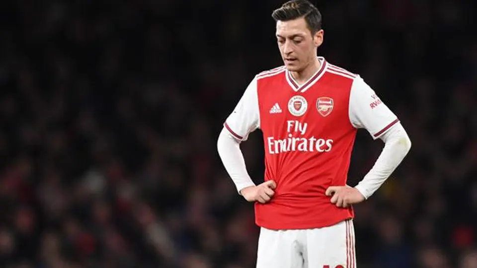 Arsenal: Mikel Arteta ve difícil la continuidad de Mesut Özil en el club