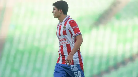 Chivas: Chevy Martínez debutó con el Rebaño en Primera División ante Santos