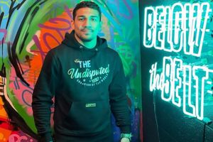 Teófimo López lució su habilidad bailando break dance