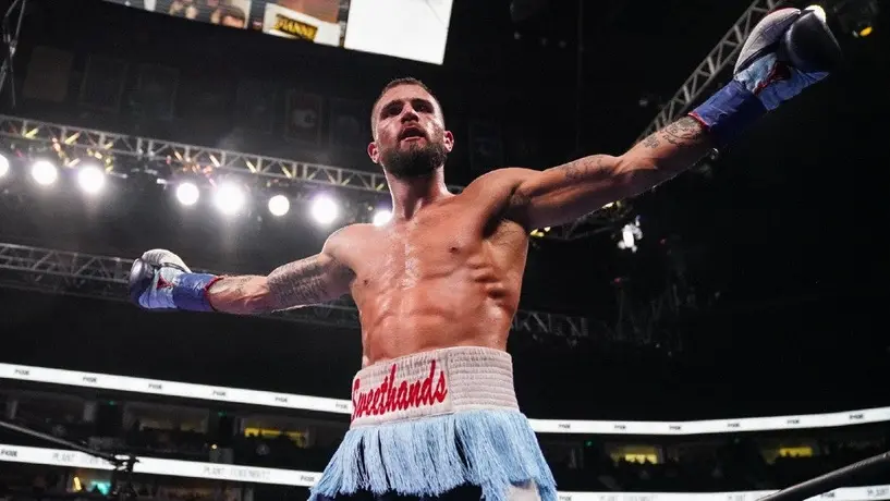 Canelo Álvarez, en el radar de Caleb Plant para convertirse en el primer Supermediano indiscutible