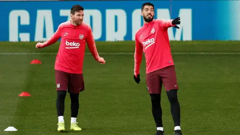 Video: Messi se reencontró con Luis Suárez; viajaron juntos a Argentina