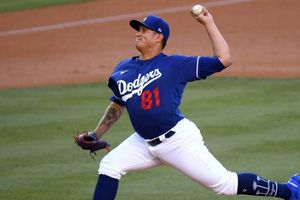 Víctor González: El mexicano consiguió su primer triunfo en la MLB