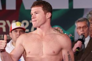Canelo Álvarez advirtió a Henry Cejudo sobre Ryan García: 'Está muy cabr...'