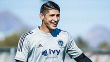 Alan Pulido presumió su nuevo look a lo 'Súper Saiyajin'