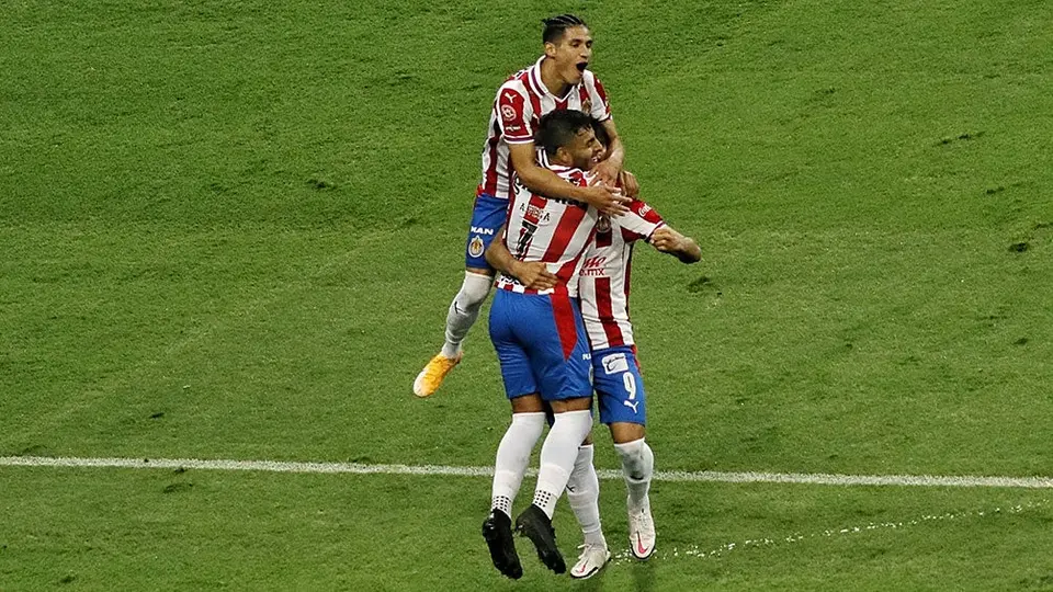 Chivas: Macías, Vega y Antuna, el tridente que comienza a dar resultados en el Rebaño