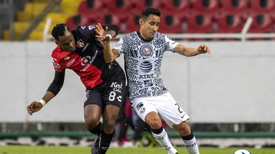 América: Luis Fuentes cumplió 350 partidos de Liga en victoria vs Atlas