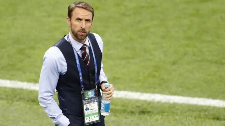 Gareth Southgate, DT de Inglaterra, pidió que los futbolistas sean vacunados contra el Covid-19