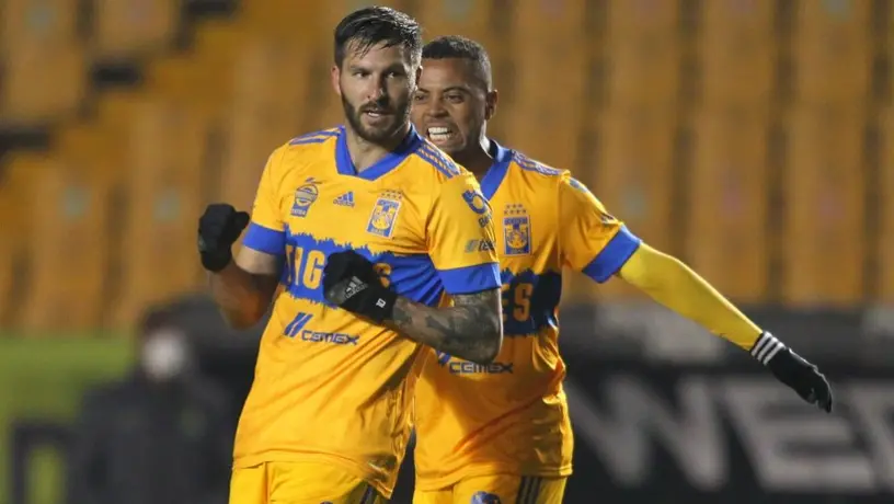 André-Pierre Gignac no se contuvo y respondió comentario del Puebla en redes sociales