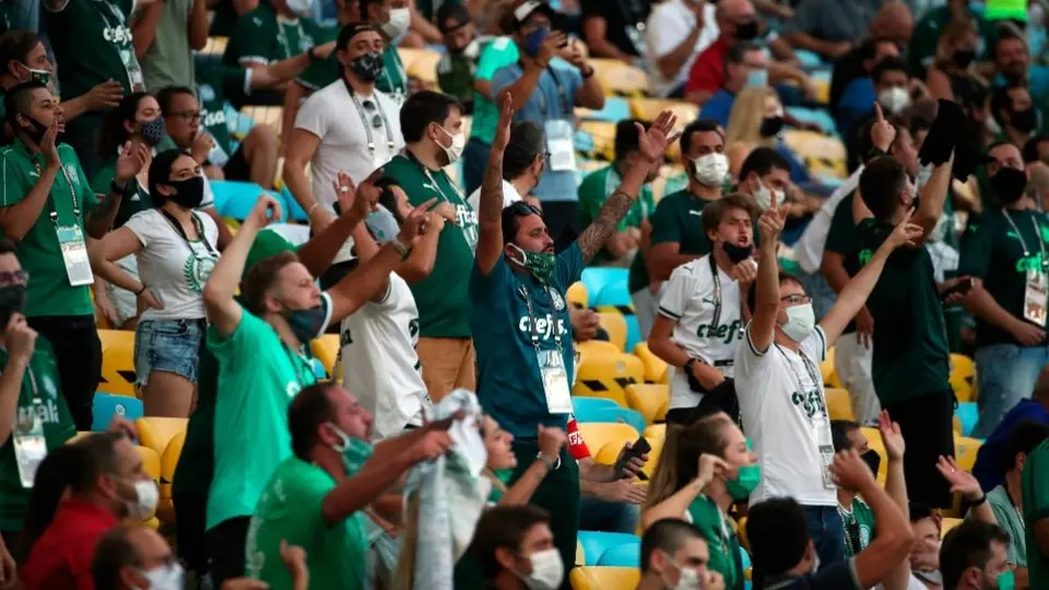 Pelea entre aficionados de Corinthians y Palmerias dejó a una persona muerta