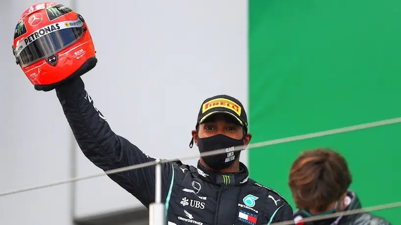 F1: Hamilton recibió casco de Schumacher tras igualar su récord de triunfos