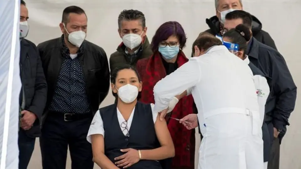 Coronavirus: México accedió a recibir menos dosis de vacunas de Pfizer por apoyo a países pobres