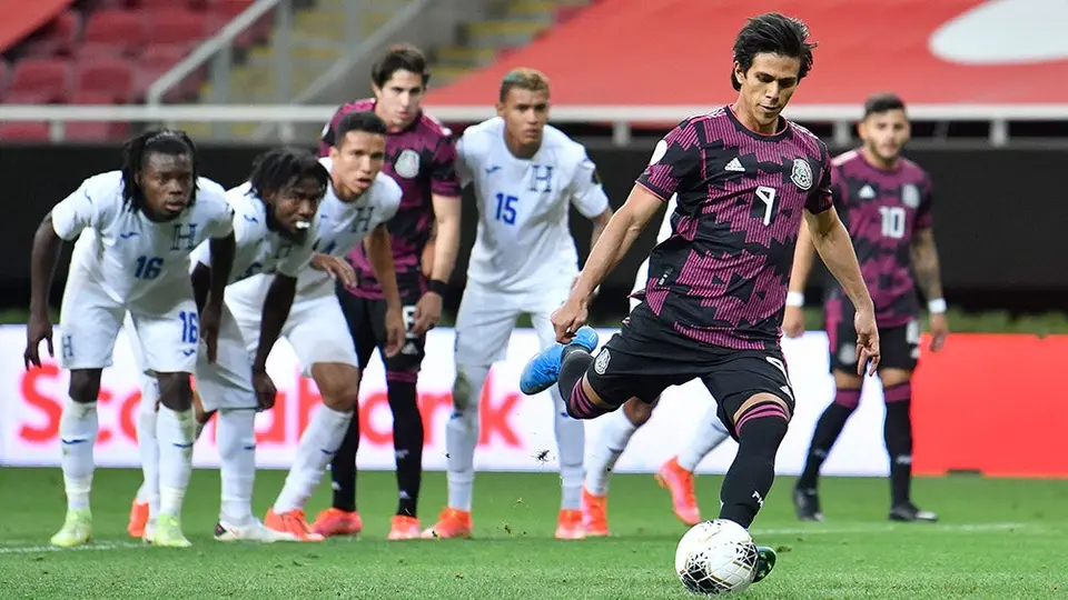Uriel Antuna a JJ Macías previo a penalti contra Honduras: 'Métela, papi'