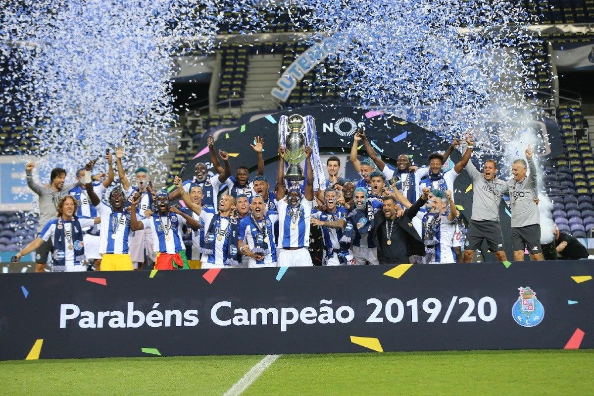 Tecatito Corona: Así festejó Porto su título de la Primeira Liga