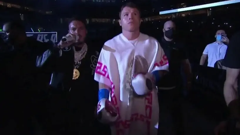 Canelo vs Yildirim: J Balvin cantó y dio entrada al mexicano a la pelea contra el turco