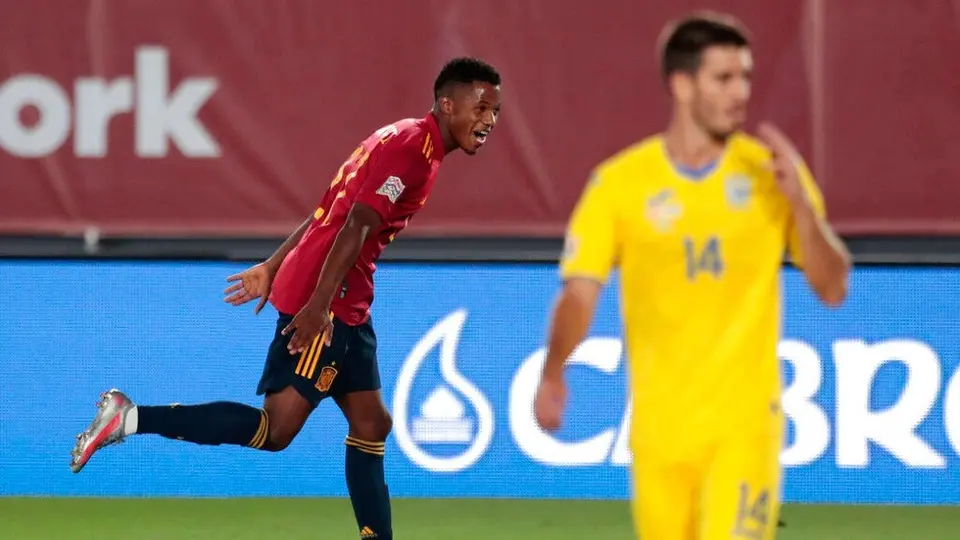 Video: Familia de Ansu Fati 'enloqueció' tras gol vs Ucrania