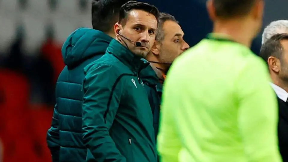 Sebastian Coltescu: UEFA suspendió a árbitro acusado de racismo en el PSG vs Başakşehir