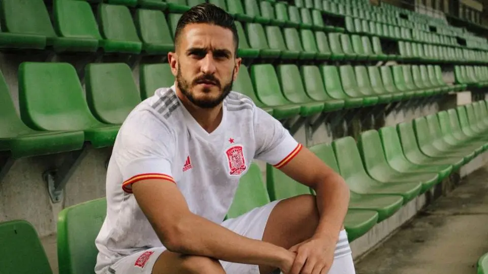 España: Presentó su nueva playera de visitante rumbo a Qatar 2022