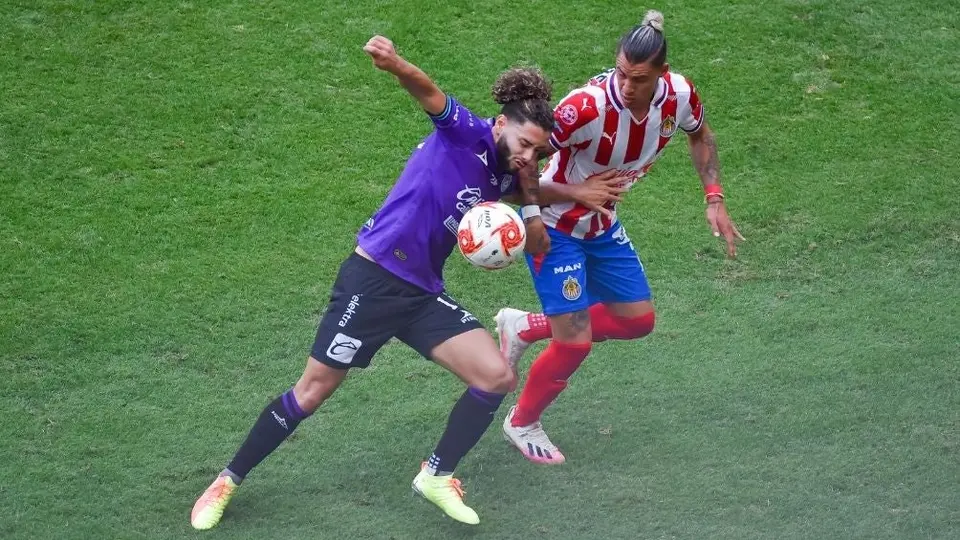 Chivas: César Huerta fue anunciado como primer refuerzo del Rebaño