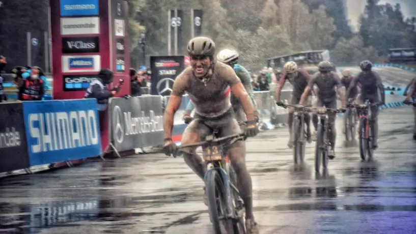 Mexicano Gerardo Ulloa ganó la short track en Mundial de Ciclismo de Montaña