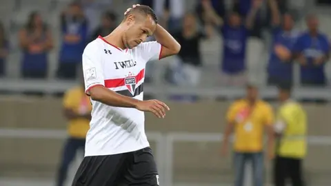 Luís Fabiano, hospitalizado en Sao Paulo por Coronavirus