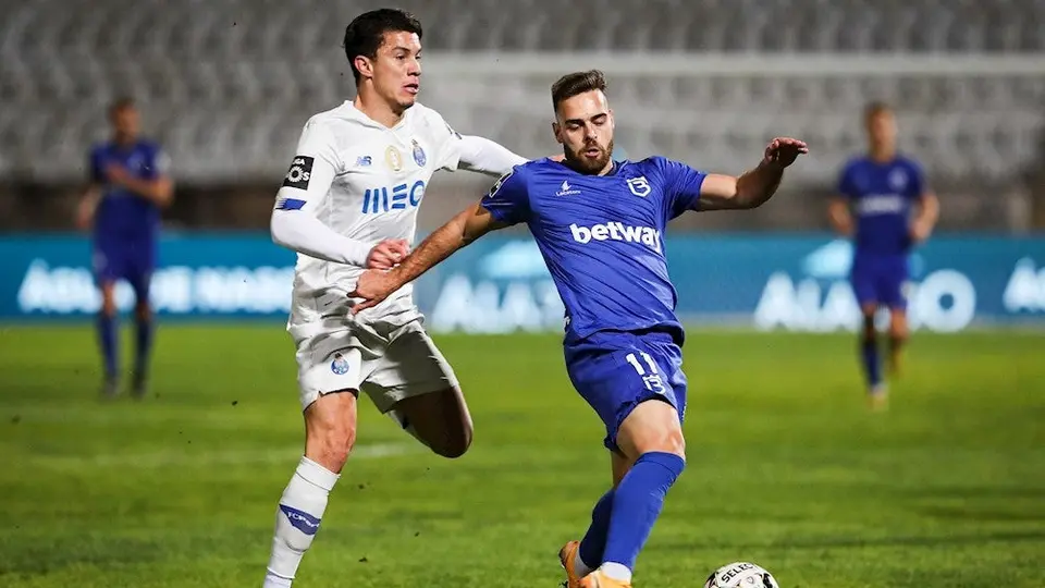 Tecatito Corona: Porto no pudo con el Belenenses en un insípido empate