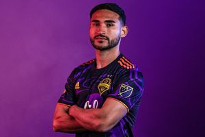 Seattle Sounders presentó su nueva playera inspirada en Jimi Hendrix