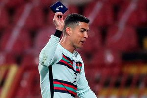Cristiano Ronaldo: Gafete de capitán que arrojó CR7 será subastado por un fin benéfico