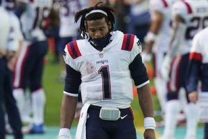 NFL: Patriots dejaría ir a Cam Newton a la agencia libre