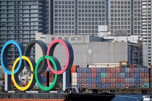 Aros olímpicos volvieron a iluminar en la bahía de Tokyo