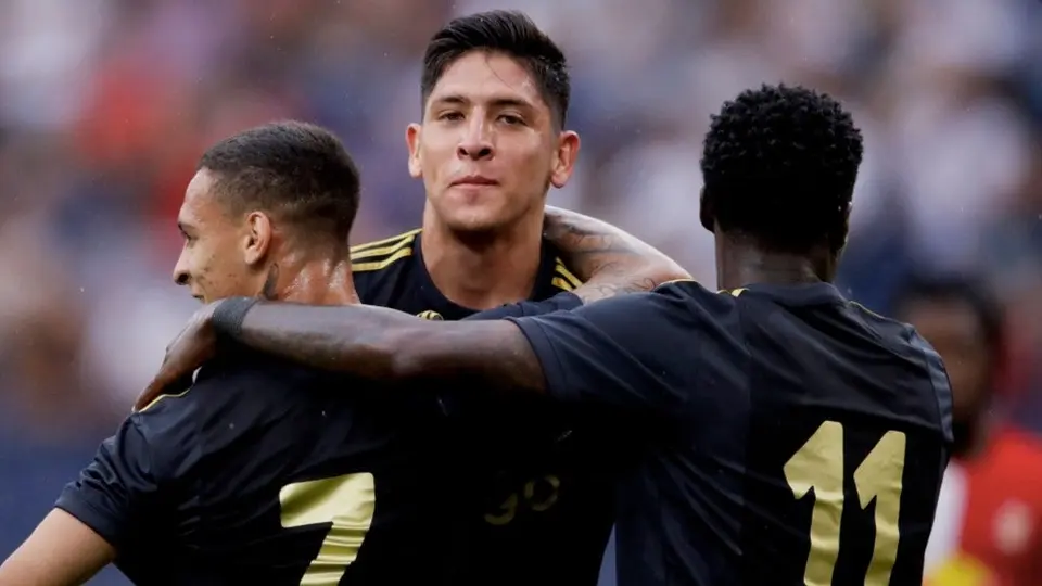 Edson Álvarez: Jugó 90 minutos en victoria del Ajax ante el Eintracht Frankfurt