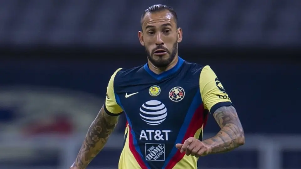 América: Emanuel Aguilera no sufrió lesión de gravedad en el Clásico Nacional