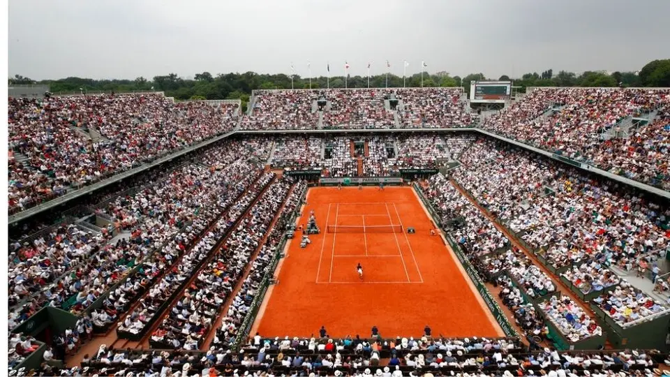 Roland Garros recibirá público pese a repunte de Covid-19 en Francia