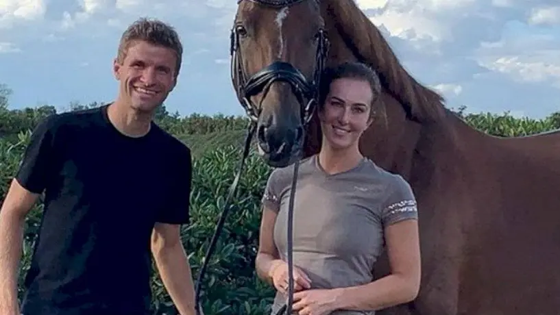 Thomas Müller hizo negocio multimillonario con esperma de caballos