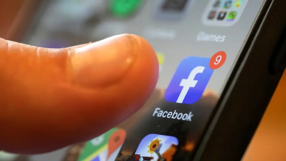 Facebook y Twitter: Ricardo Monreal presentó iniciativa para regular redes sociales en México