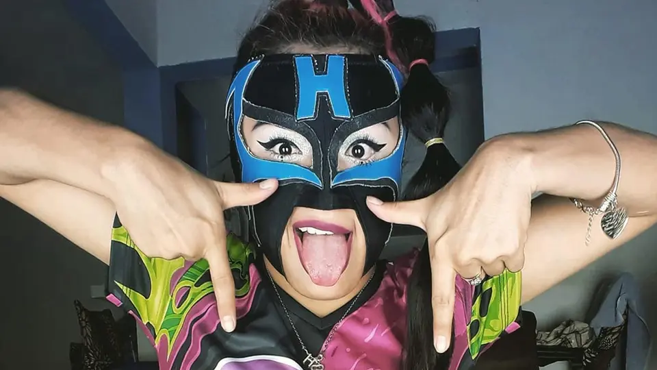 Triple A: Hades, la luchadora que quiere brillar en la nueva generación