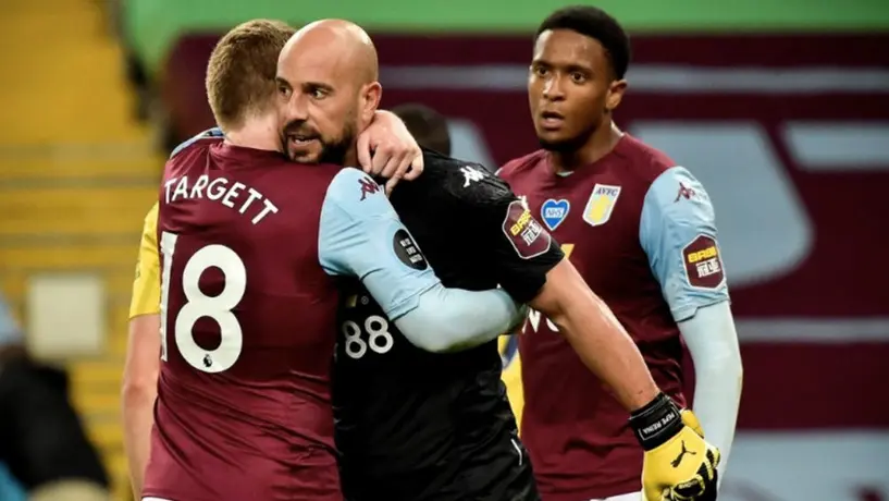VIDEO: Pepe Reina bailó y cantó 'La Bamba' tras salvación del Aston Villa