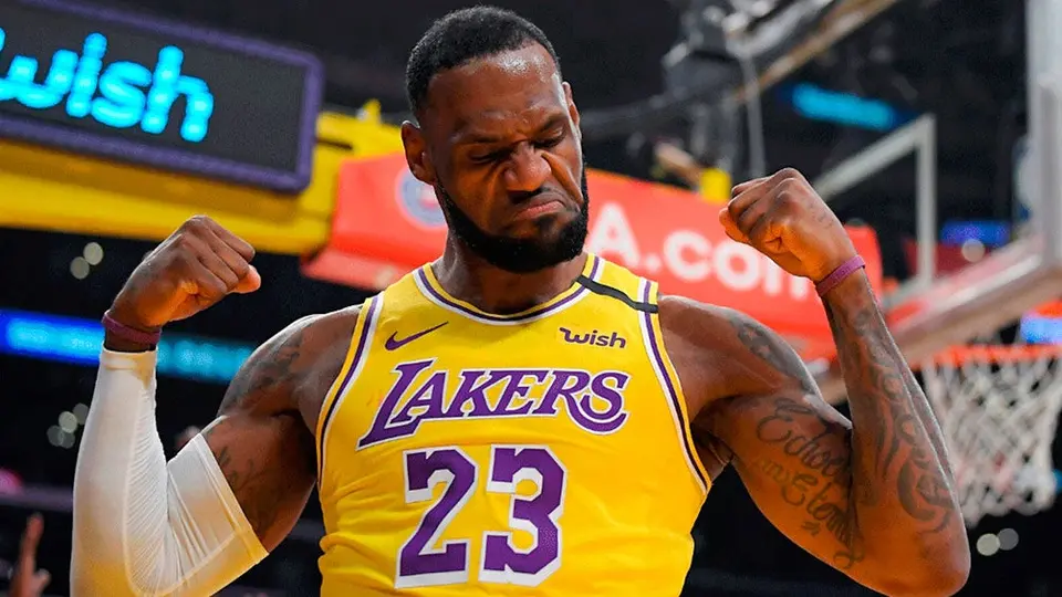 LeBron James rompe récord al ser elegido 16 veces a un equipo All-NBA