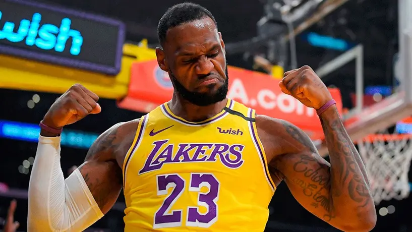 LeBron James rompe récord al ser elegido 16 veces a un equipo All-NBA