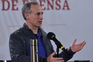 López Gatell sobre fotos de vacaciones: 'En Zipolite es una realidad distinta a la de CDMX'