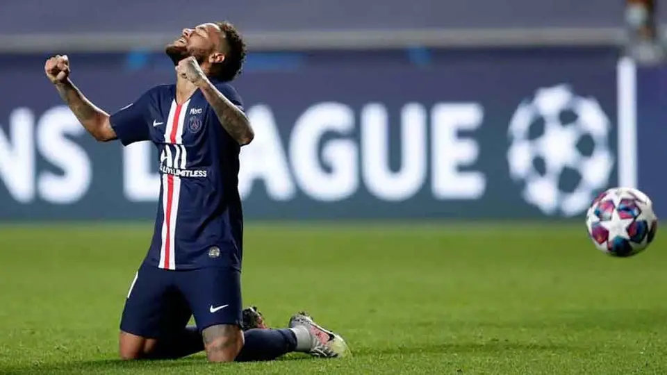 Neymar: El brasileño supera derrota en Champions y disfruta de sus vacaciones con su hijo