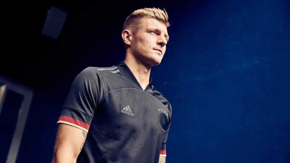 Alemania: Presentó su nueva playera de visitante rumbo a Qatar 2022