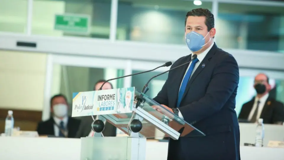 Coronavirus: Hospitalizan al gobernador de Guanajuato, Diego Sinhue