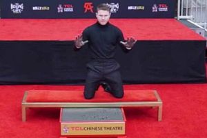 Canelo Álvarez: Plasmó sus huellas en el histórico Teatro Chino de Hollywood