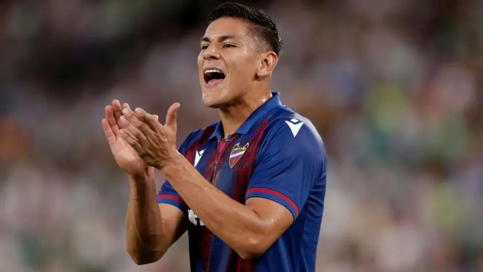 Costa Rica: Demandará al Levante ante la FIFA por negarse a prestar a Óscar Duarte
