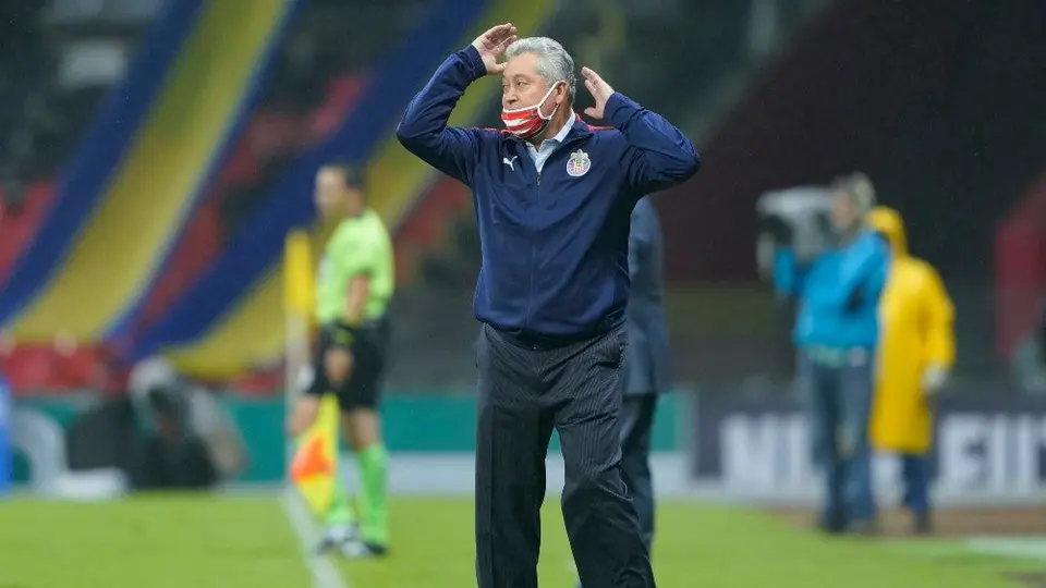 Chivas: Víctor Manuel Vucetich dio positivo por coronavirus