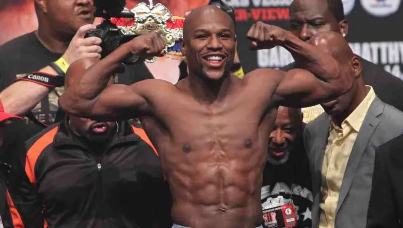 Mayweather se dice mejor que Muhammad Ali: 'Yo hubiera hecho lo mismo en esa época'