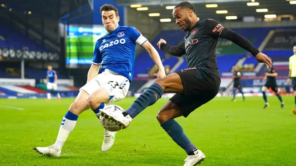 Manchester City pone pausa a renovación de contrato de Raheem Sterling