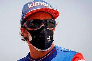 Alonso abandonó GP de Bahrein por una envoltura de sándwich que cayó en los frenos