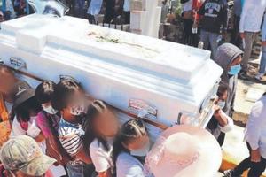 Wendy Yoselin: Compañeras de clase cargaron ataúd de la joven asesinada