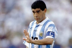 Maradona: Pedro Monzón, compañero de Diego en Italia 90, se tatuó su rostro